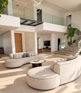 Luxury Villa, 6 Suites, Private Pool, Jacuzzi