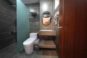 Saigon Social Hostel & Rooftop Pool