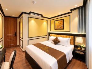 Grand luxury hotel Que Vo