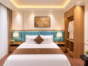 Grand luxury hotel Que Vo