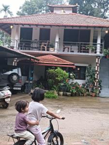 Adhi estate stay