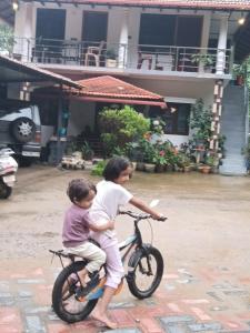 Adhi estate stay