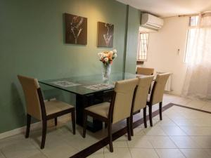 Spacious in Los Palos Grandes, Parking, AC