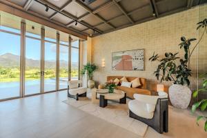 Nan Arun Suite South 304, High Floor Corner Suite