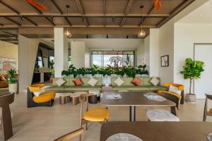 Nan Arun Suite South 304, High Floor Corner Suite