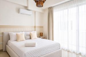 1 bedroom apartment 50m from the sea with Infinity pool