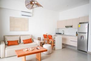 1 bedroom apartment 50m from the sea with Infinity pool