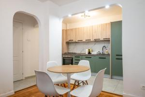 Sage Urban Haven - 2BR Flat at Romana Square