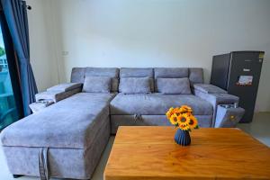 R&B hostel apartments and sports bar