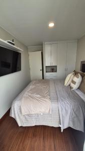 Lovely 1BR condo facing the ocean