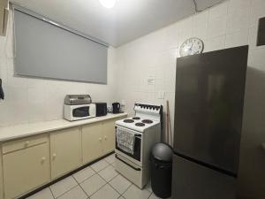 Coastal Bliss Retreat Peacehaven - Pool and Braai - 2 Adults 2 Children