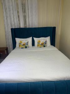 Queen Luxury studio apartment