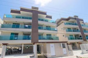 Apto 2Q c churrasq. no centro - Bombinhas CAA103