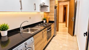 Stylish 3-Bedroom Apartment in Maarif - AC, Fast WiFi & Secure Parking