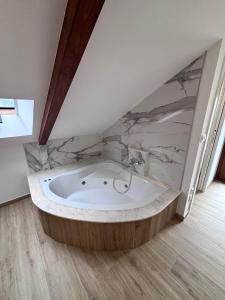 As Cereixas - Apartamento con jacuzzi