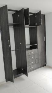 Apartamento amplio y acogedor magníficos espacios tres dormitorios