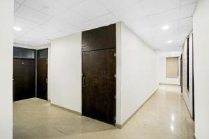 Collection O Agniv Residency Near Saket Metro