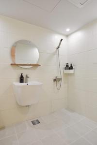 New Special,3min walk to Gwangalli Beach Drone Show,New Accommodation,Free Luggage Storage,Washer and Dryer Available,OTT,Drip Bag coffee