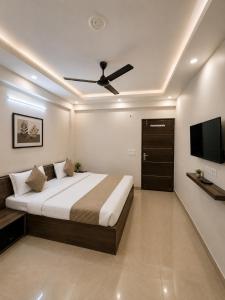 Hotel Happy Inn - Laxmi Nagar
