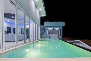 Villa Ying Yang - Large Pool & Sea View, 3BR