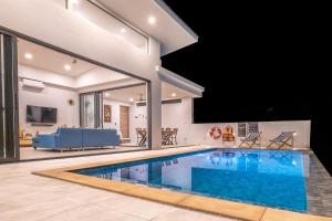 Villa Toi & Moi - Infinity Pool & Sea View, 3BR