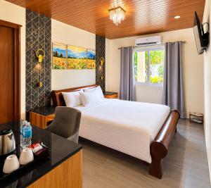 Acapulco Resort & Suites
