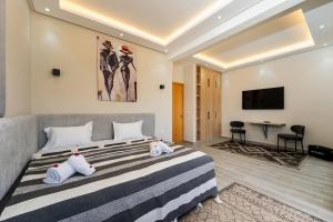 Design villa heated pool and sunsets in Essaouira