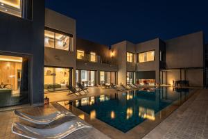 Design villa heated pool and sunsets in Essaouira