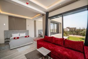 Design villa heated pool and sunsets in Essaouira