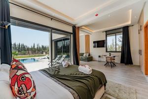 Design villa heated pool and sunsets in Essaouira