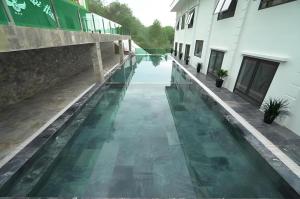 LAKESIDE DAILAI HOTEL