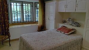 Zees Residence