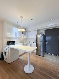 Knightsbridge Makati Luxe City Stay