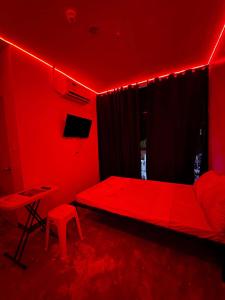 Red Eclipse Inn