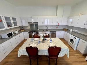 Traditional T2 Santana Central Hiking Apartment