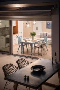J&V Luxury Suites