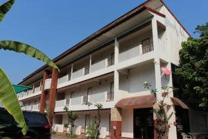 OYO 75420 Howto Hotel