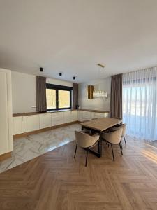 Przecznica 3A, dom przy lesie z jacuzzi