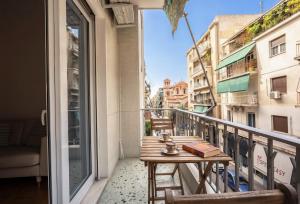 Acropolis Steps Retreat 2 Bedroom Apartment by WeHost Athens