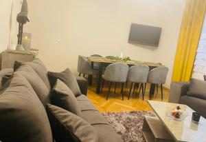DELUXE Dom z sauną i jacuzzi w otoczeniu gór, lasu i jeziora