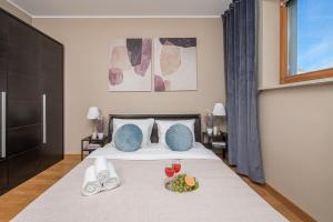Lumina I Comfort 3-room Apt with Parking & Balcony