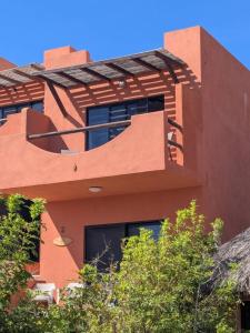 Beachfront Studio - Steps from Best Surf
