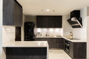 Luxury 33rd floor, 3-Bed Condo, Uptown BGC