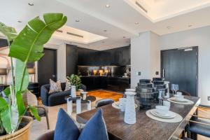 Luxury Onyx Penthouse with Sea Mountain Views by CTICC Cape Town