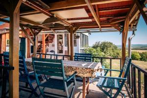 GRAPPA Goldhill Wineyard & Lodges