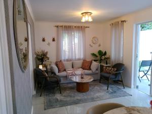 Broadway House Lovers nest