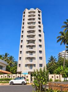 Gulzar Premium Stays - Beach view 2 BHK at Payyambalam - Fully Air-conditioned