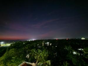 Gulzar Premium Stays - Beach view 2 BHK at Payyambalam - Fully Air-conditioned