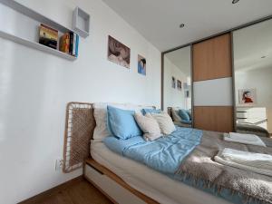 Cozy themed apartment with view and centrum in 8 minutes