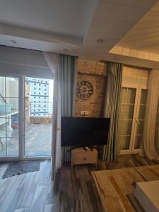 Luxurious furnished and equipped duplex with sea view
